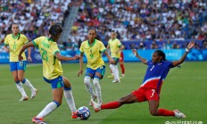 爱游戏亚洲官网-巴西女足队员努力训练备战下一场比赛