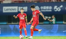 爱游戏官方登录入口-突破关键时刻展现领导力，赢得球迷掌声