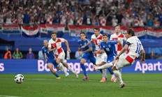 爱游戏入口-克罗地亚战平苏格兰，双双携手晋级的简单介绍