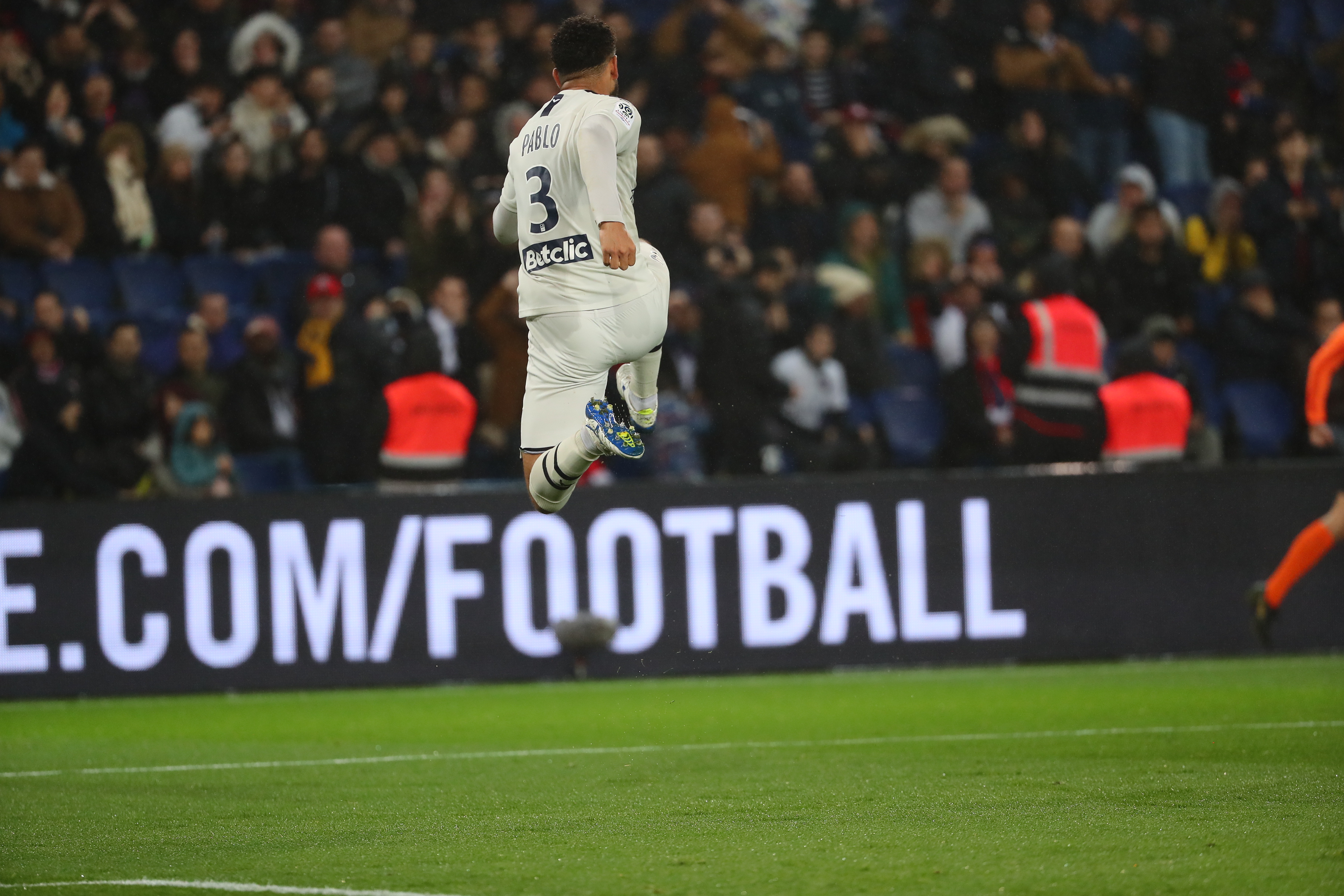 关于波尔多球员传射破门，使比分逆转的信息