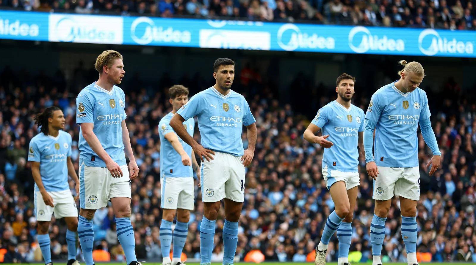 包含沃尔夫斯堡战胜对手，继续追赶前列的词条