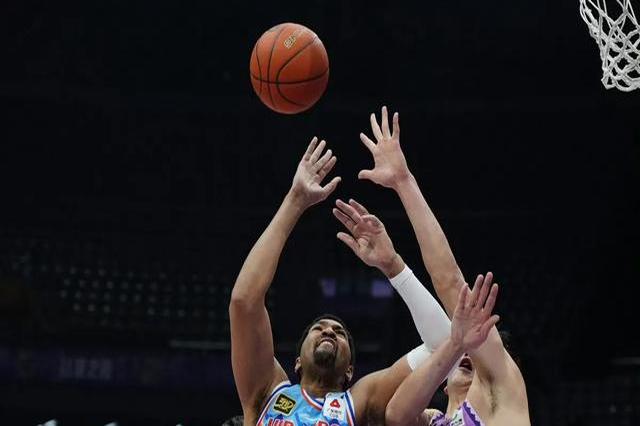 新疆男篮遭逆袭,惊险淘汰! 新疆男篮遭逆袭,惊险淘汰!