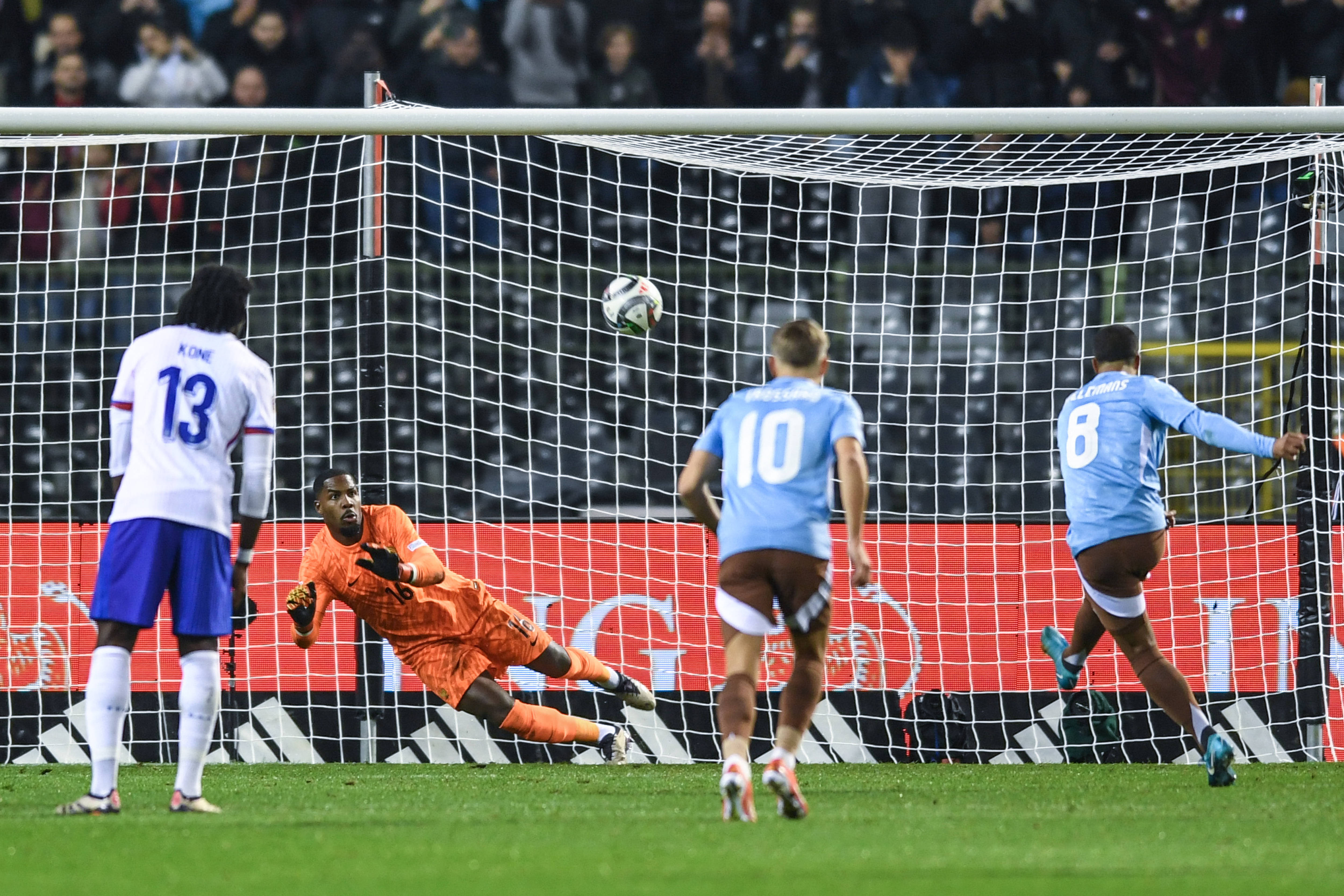 包含比利时力克意大利，晋级强赛的词条