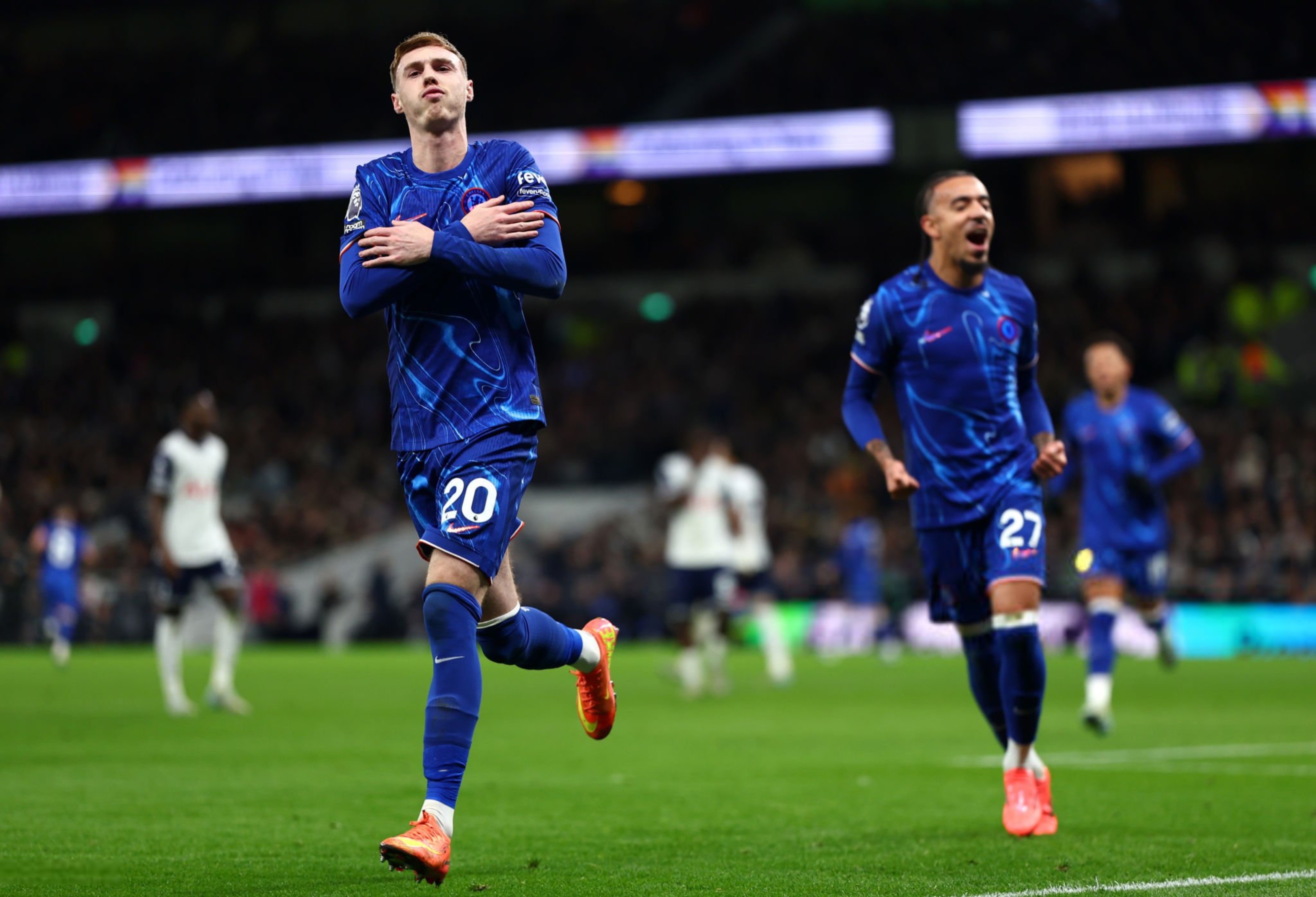 切尔西球员展现团结备战比赛