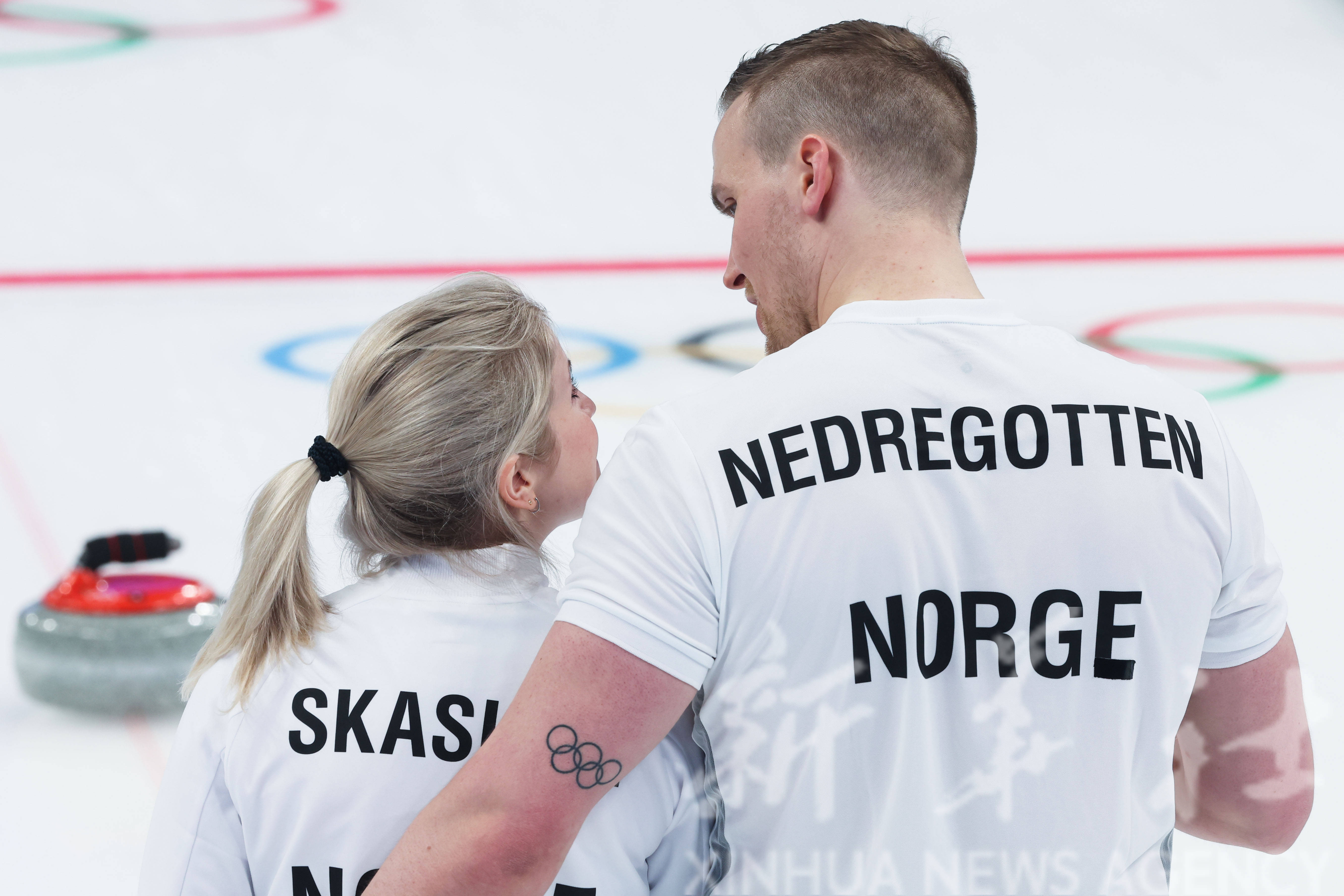 英国代表队夺得混双比赛银牌