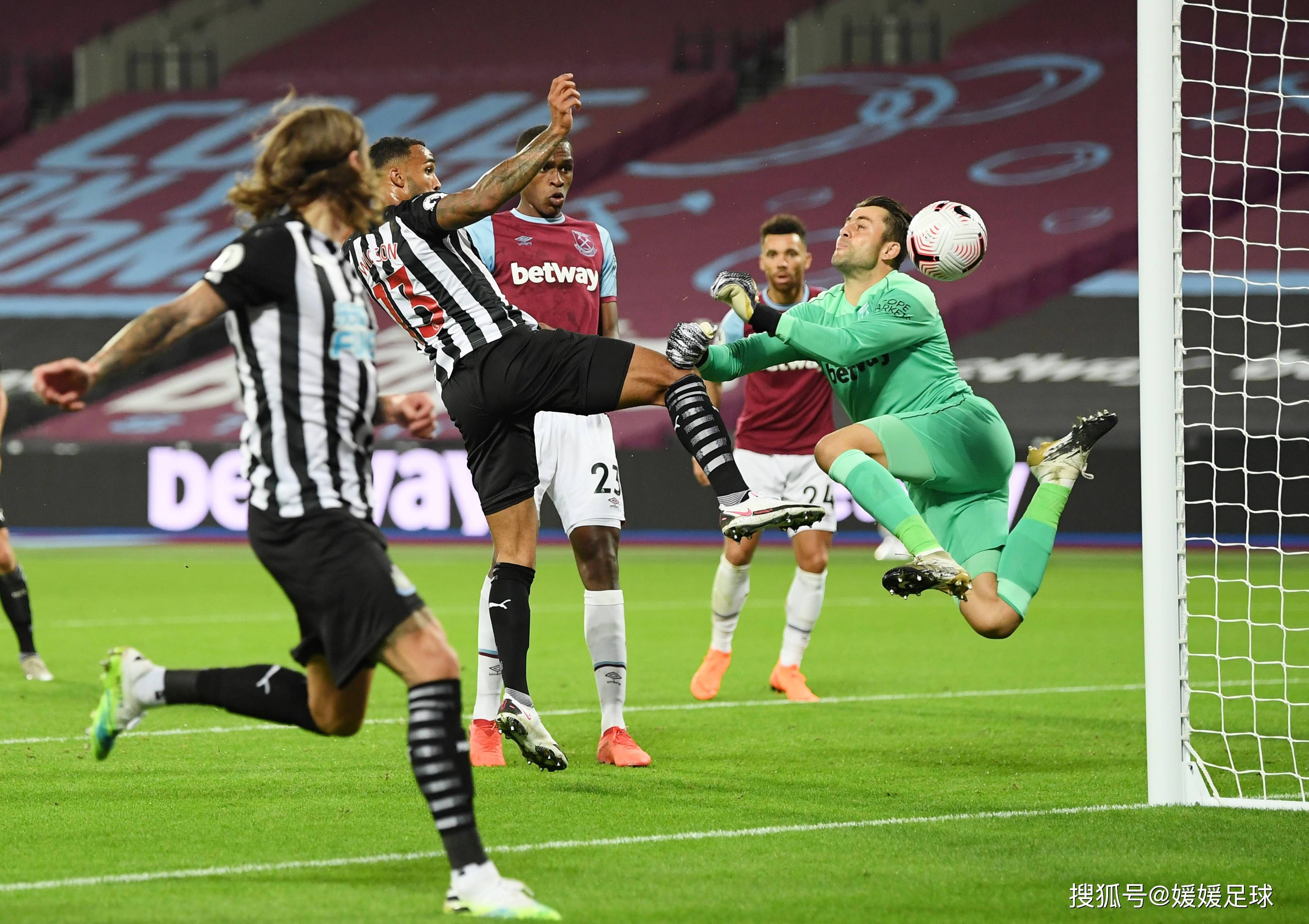 顶级足球联赛的绝杀瞬间感人肺腑的简单介绍