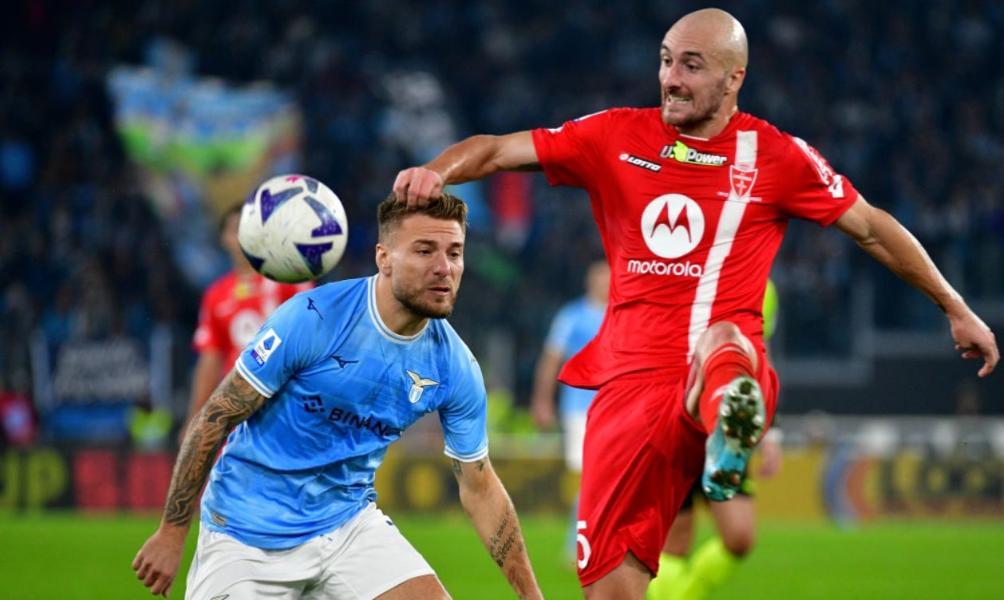 包含佛罗伦萨客场击败拉齐奥，保级形势稍有起色的词条