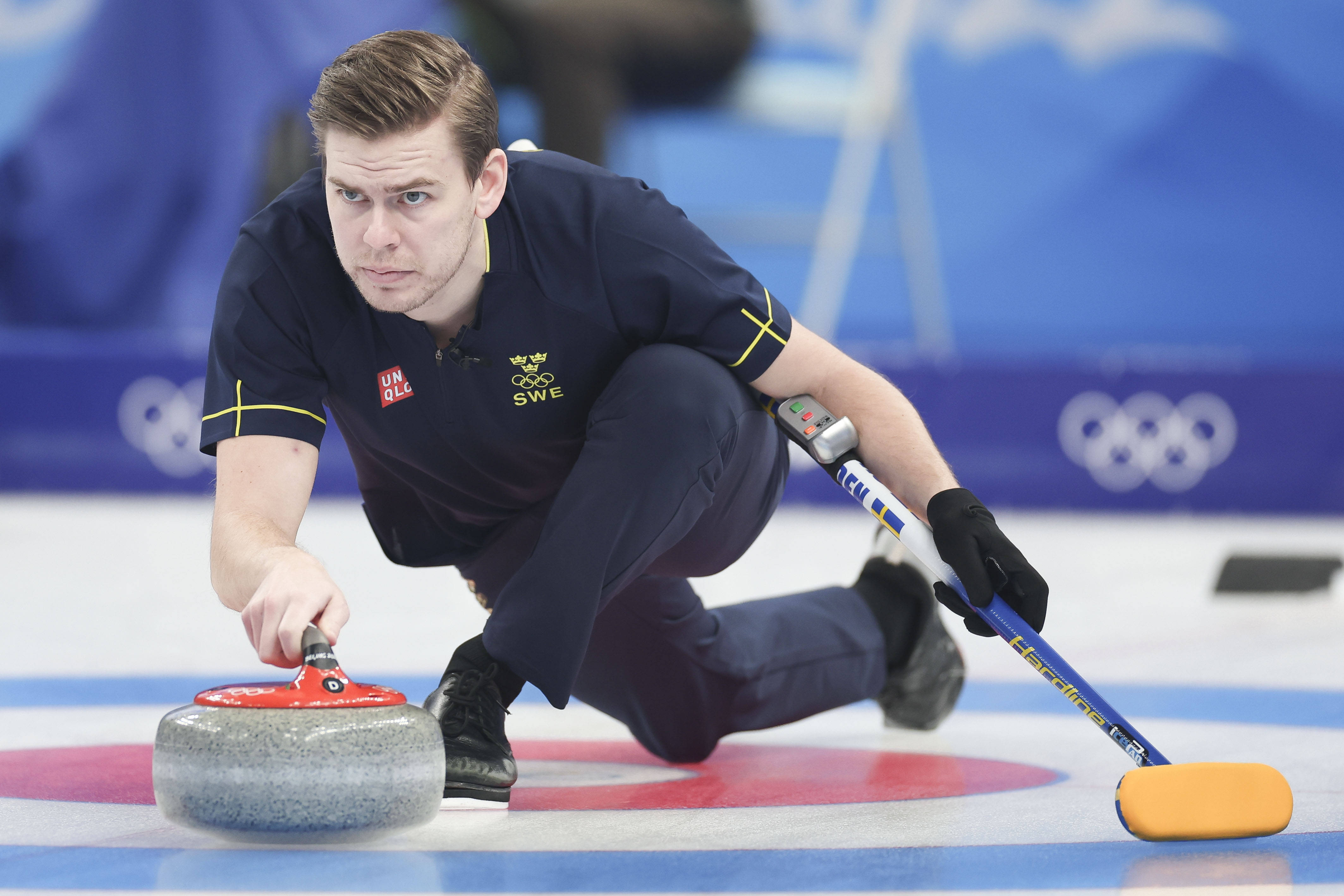 芬兰田径选手冲刺夺冠，引领潮流