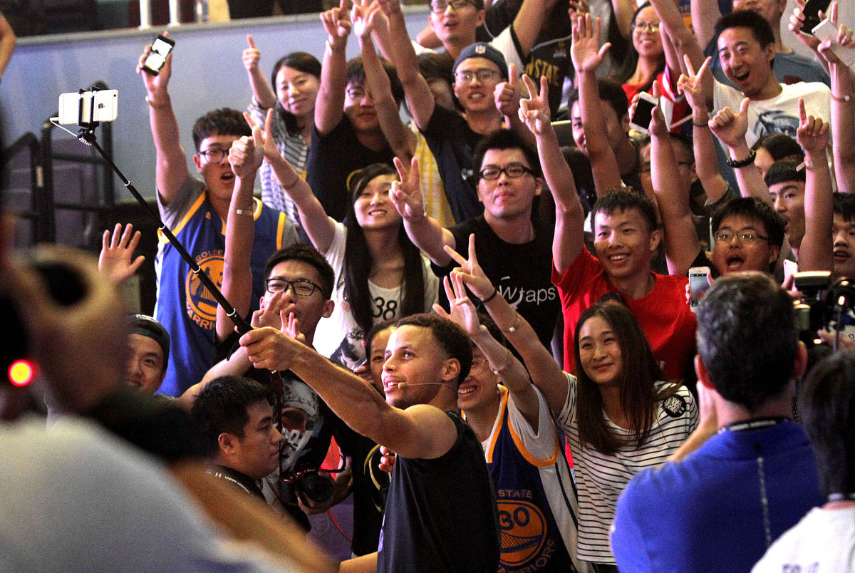 紧张比赛！壮观场面震撼全场