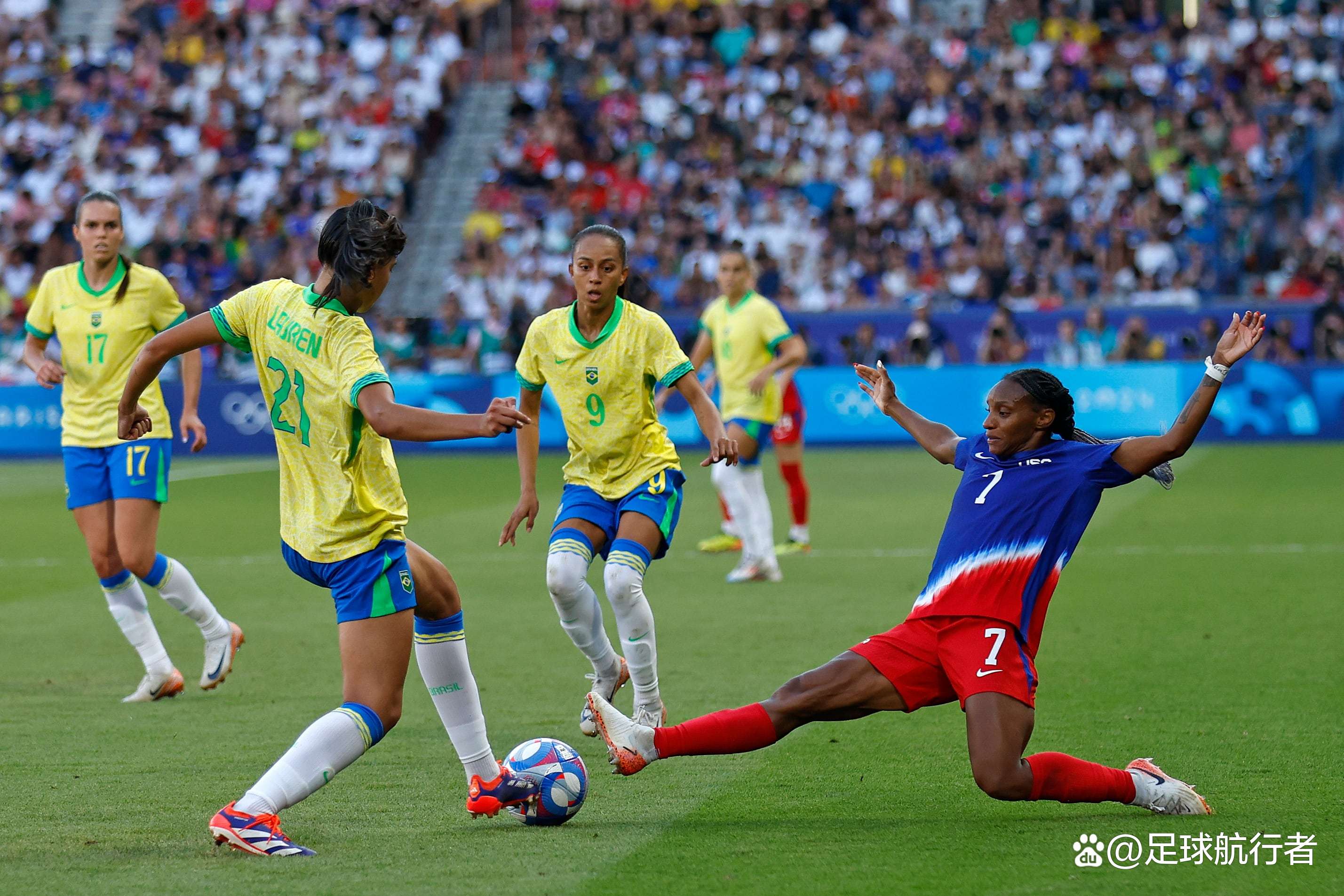 巴西女足队员努力训练备战下一场比赛