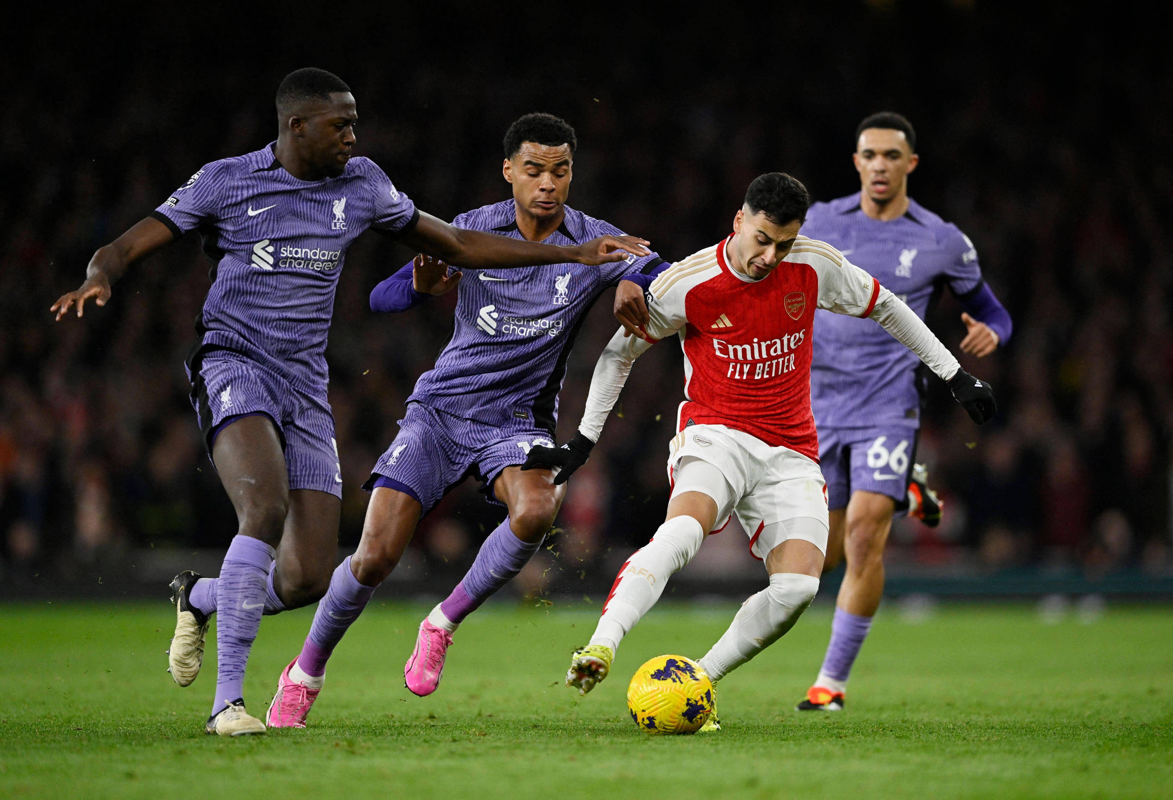 热刺客场不敌阿森纳，遭遇伦敦德比惨败