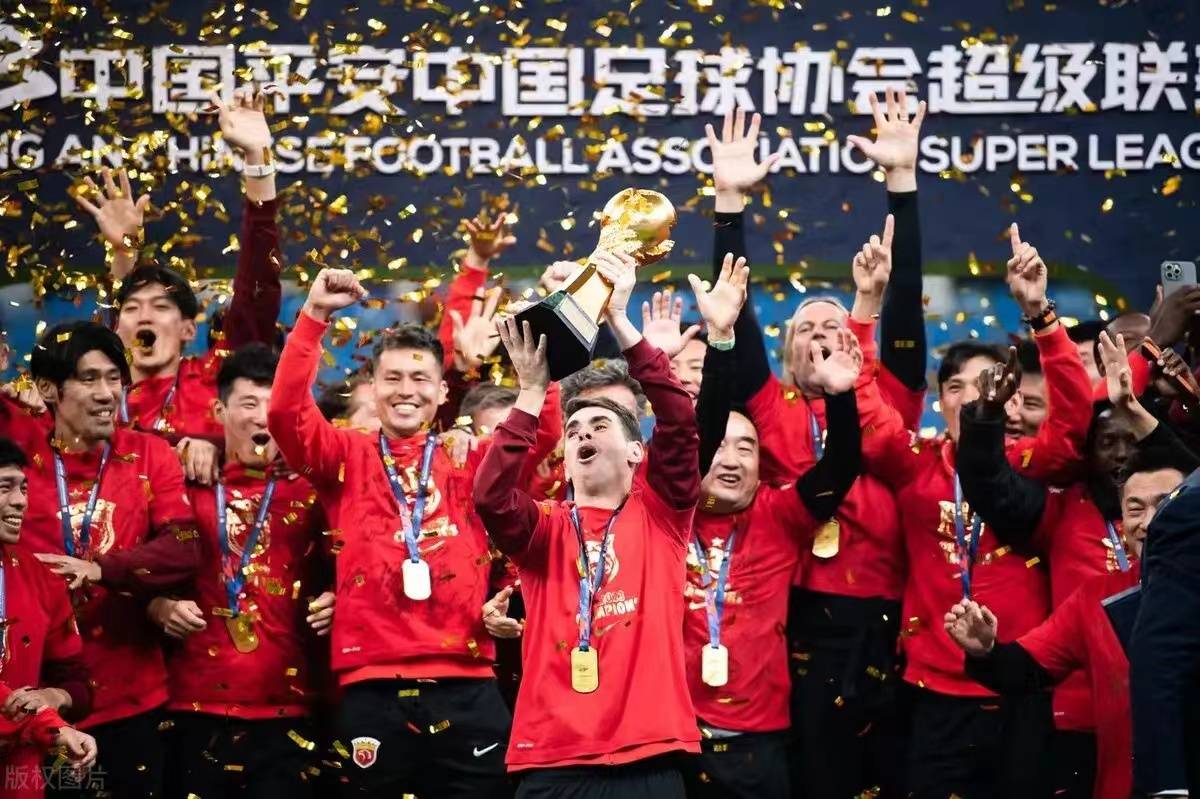 非洲足球巨星转会市场持续火爆，多名球员加盟新球队的简单介绍