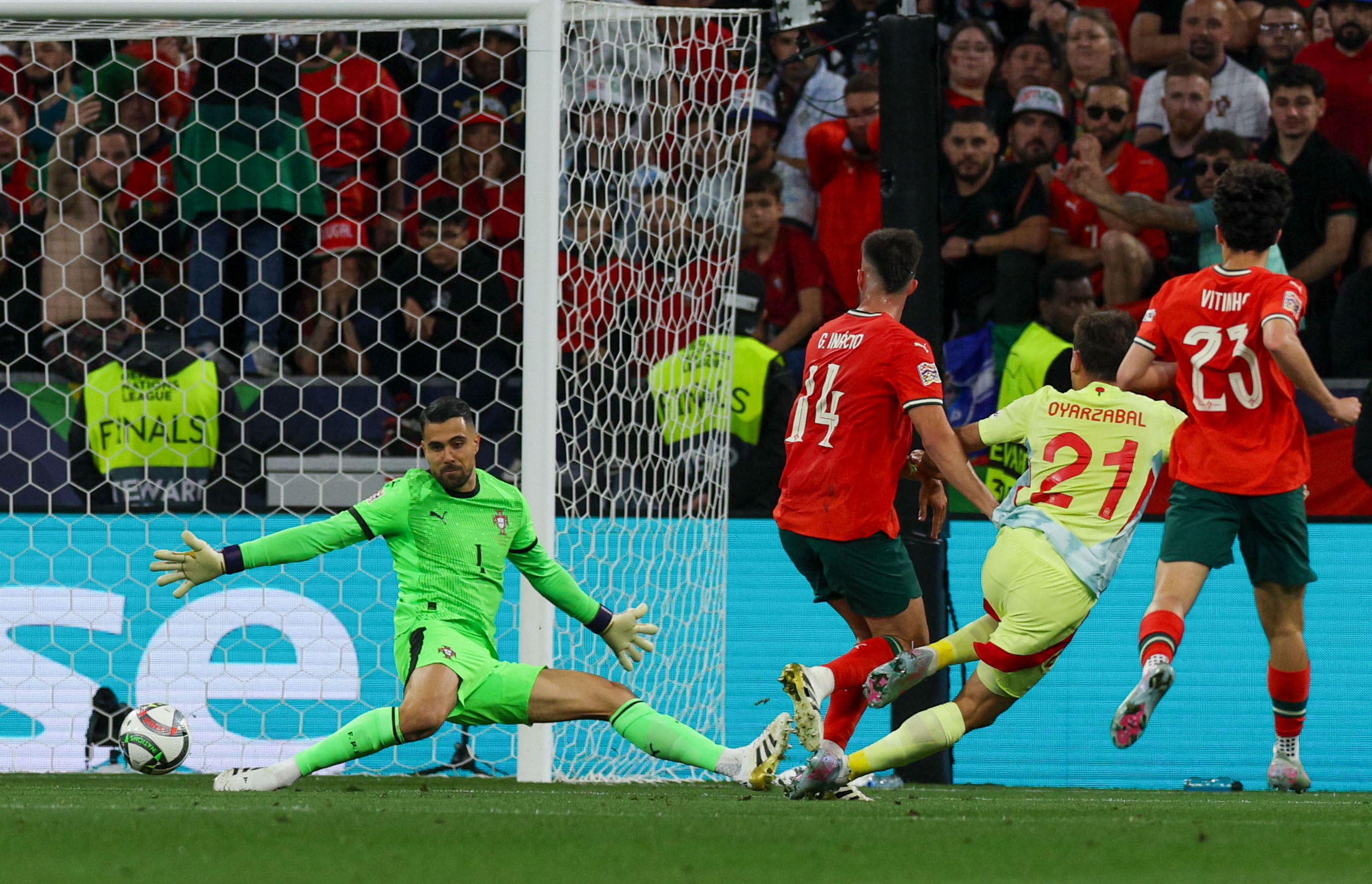 葡萄牙队成功晋级下一轮比赛