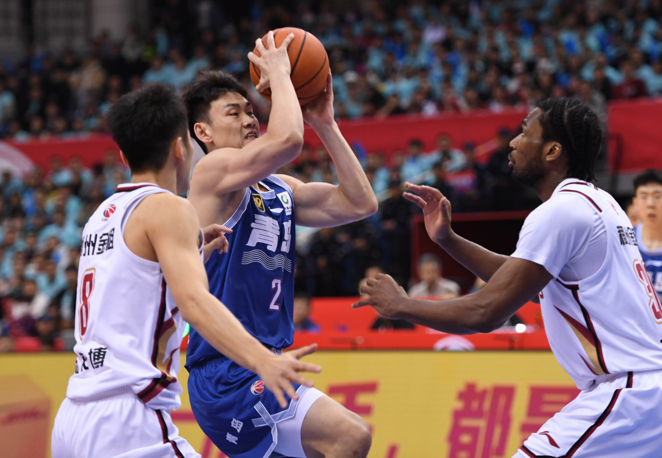 青岛男篮实力强劲,连胜气势如虹 青岛男篮实力强劲,连胜气势如虹