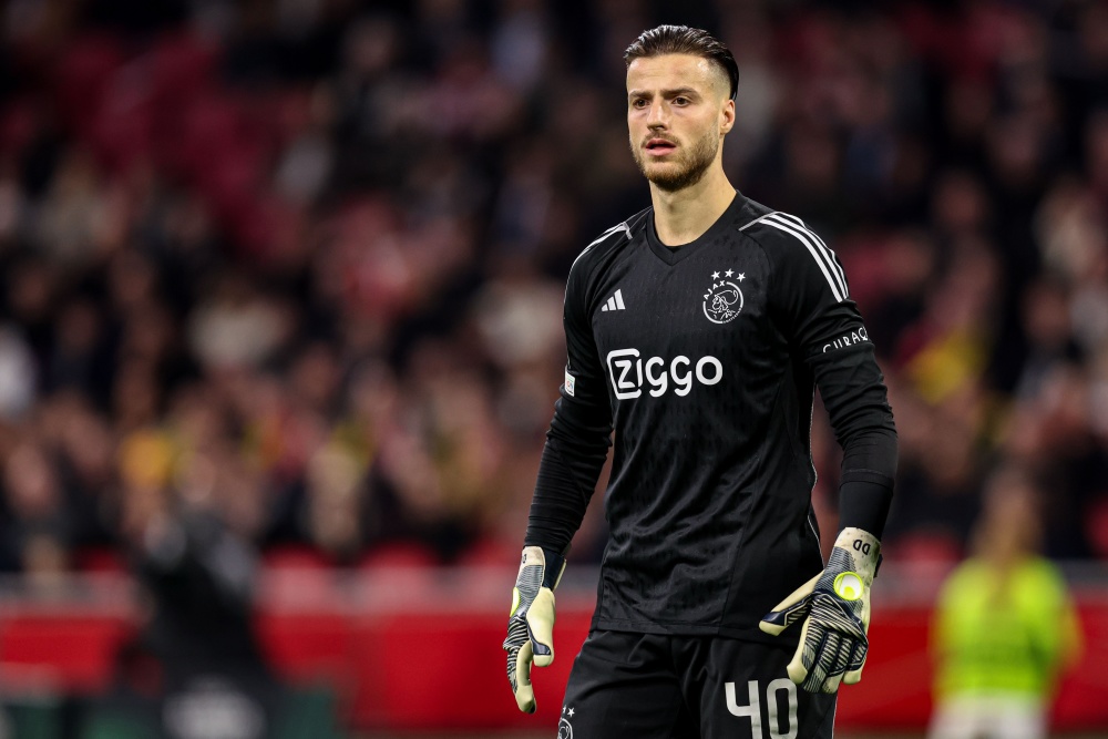 阿贾克斯有意签下弗莱堡门将，增强守门实力