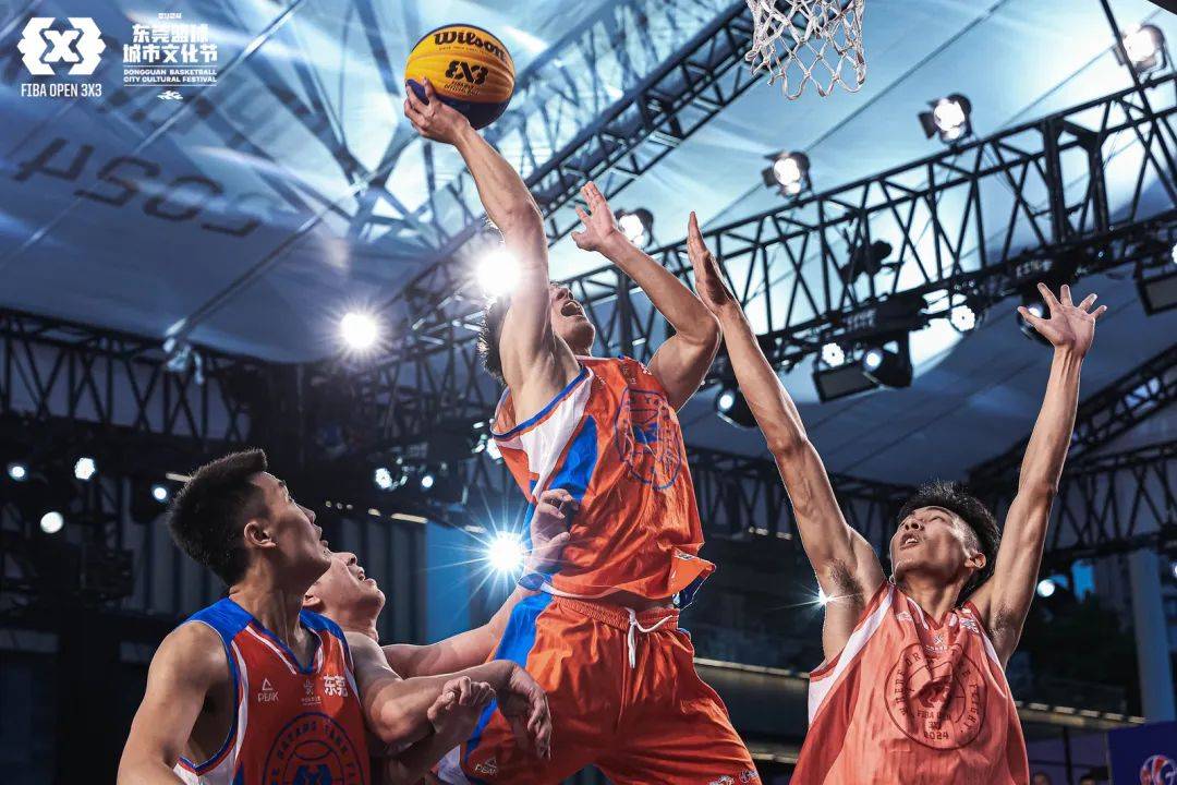 关于球队实力强劲，不断突破，向着冠军发起冲刺的信息