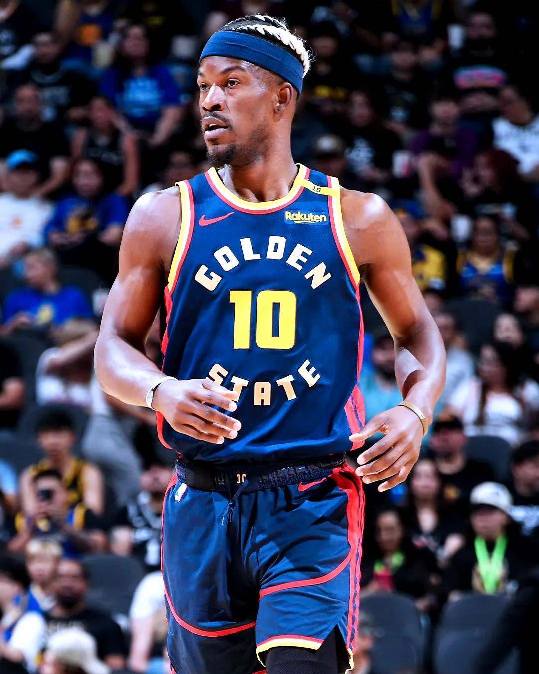 马刺反超逆转对手，全队合力取胜