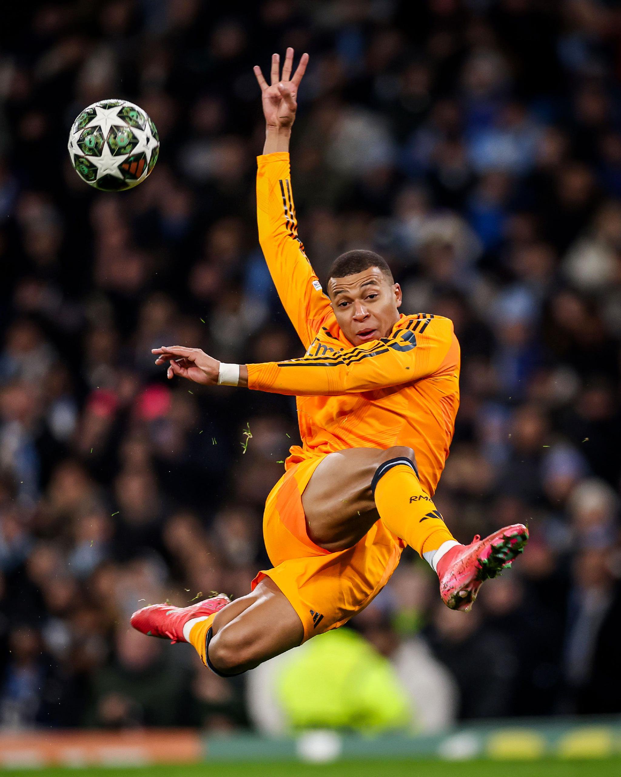 曼城主场大胜皇马，淘汰赛资格已锁定