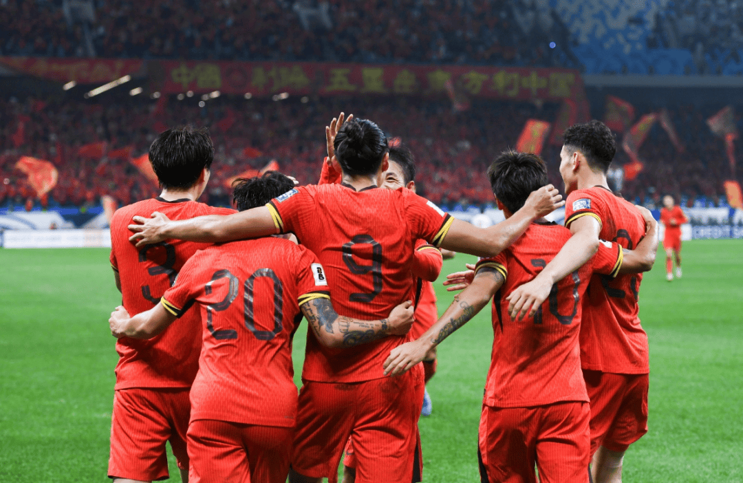 热血激情！国际足球赛事双方角逐的简单介绍