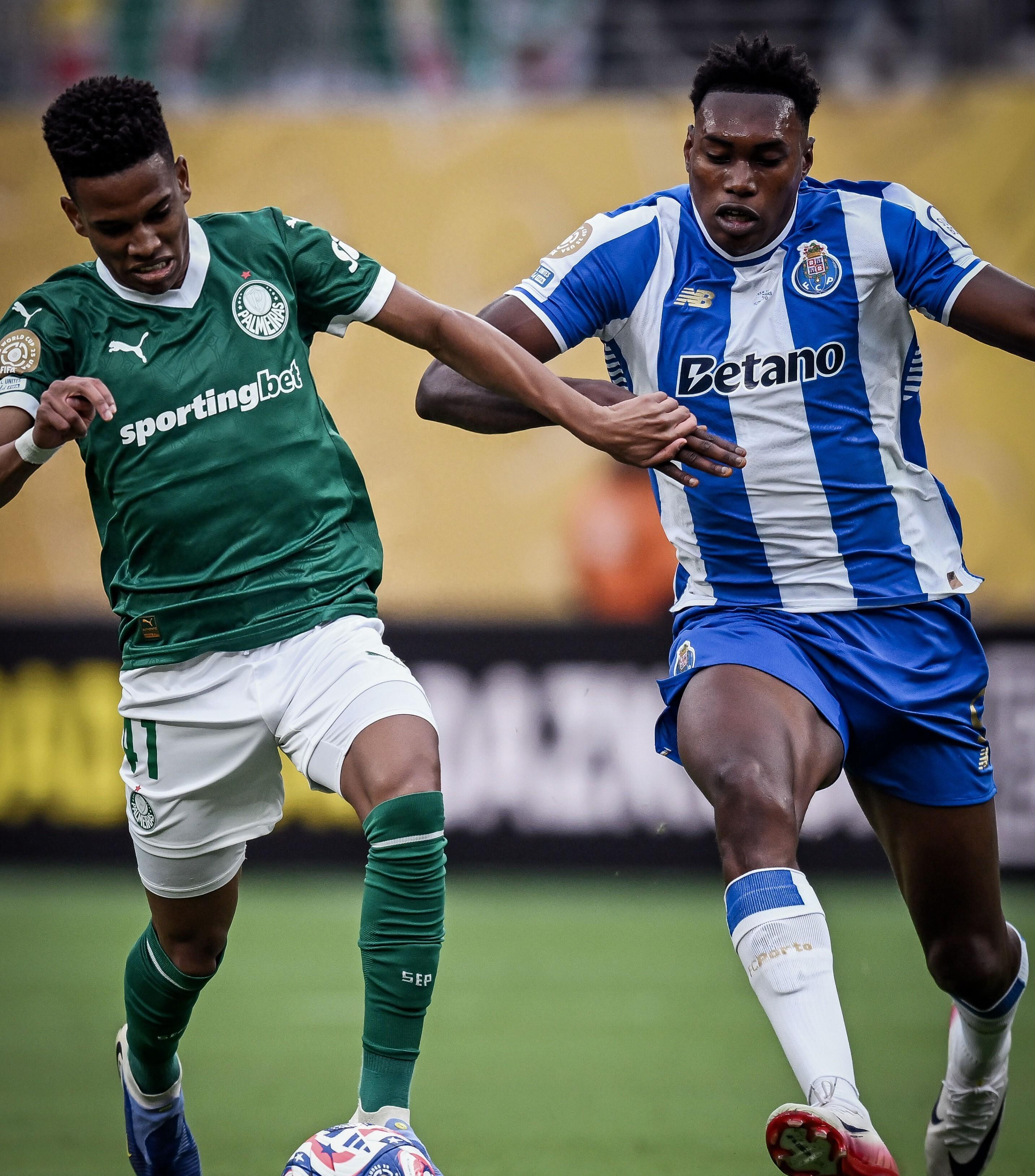 包含南美杯小组赛拉开帷幕：球队气势如虹的词条