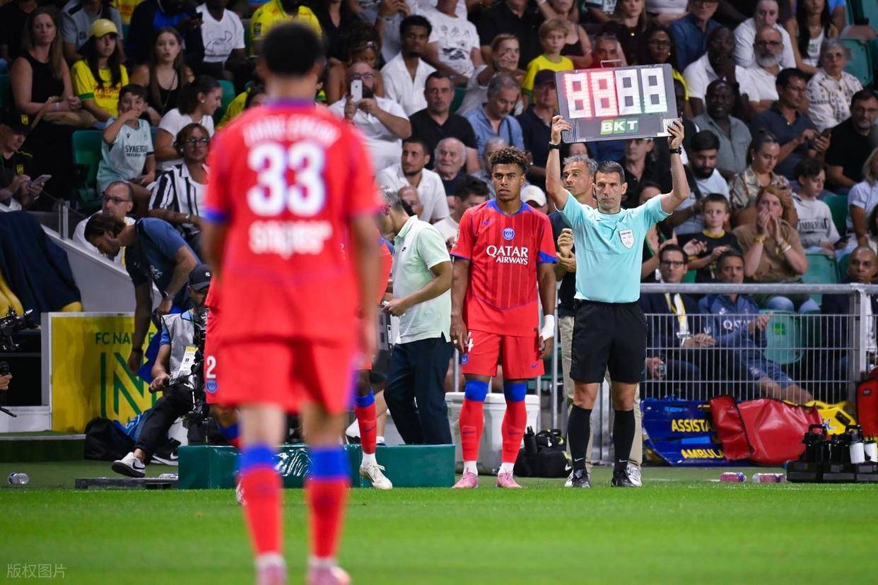 包含巴黎圣日耳曼击败对手，豪取三分的词条