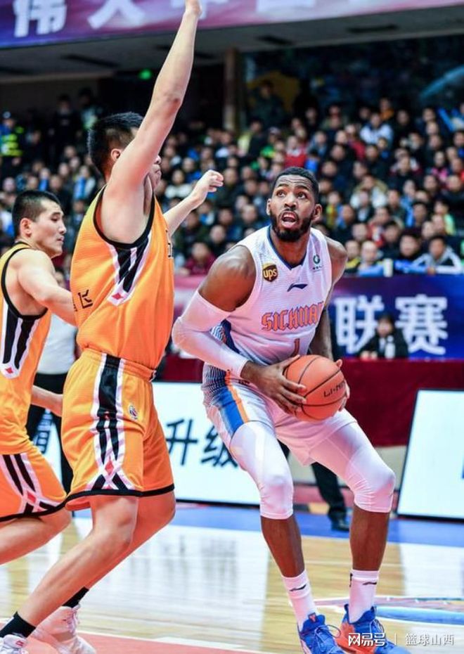 包含布杜德殊城客场不敌软胜，遭遇客场连败的词条