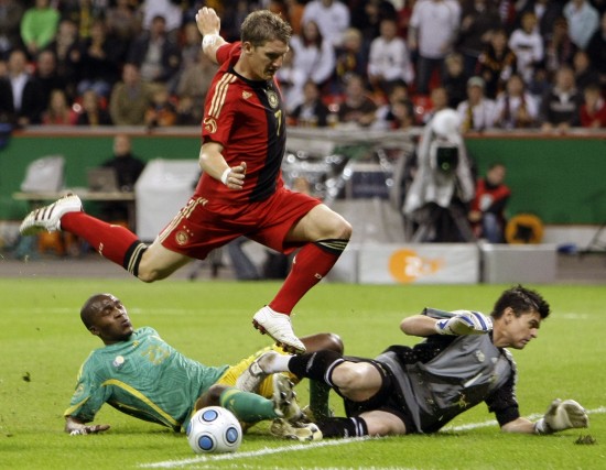 关于莱沃库森主场失利，遭受低谷的信息