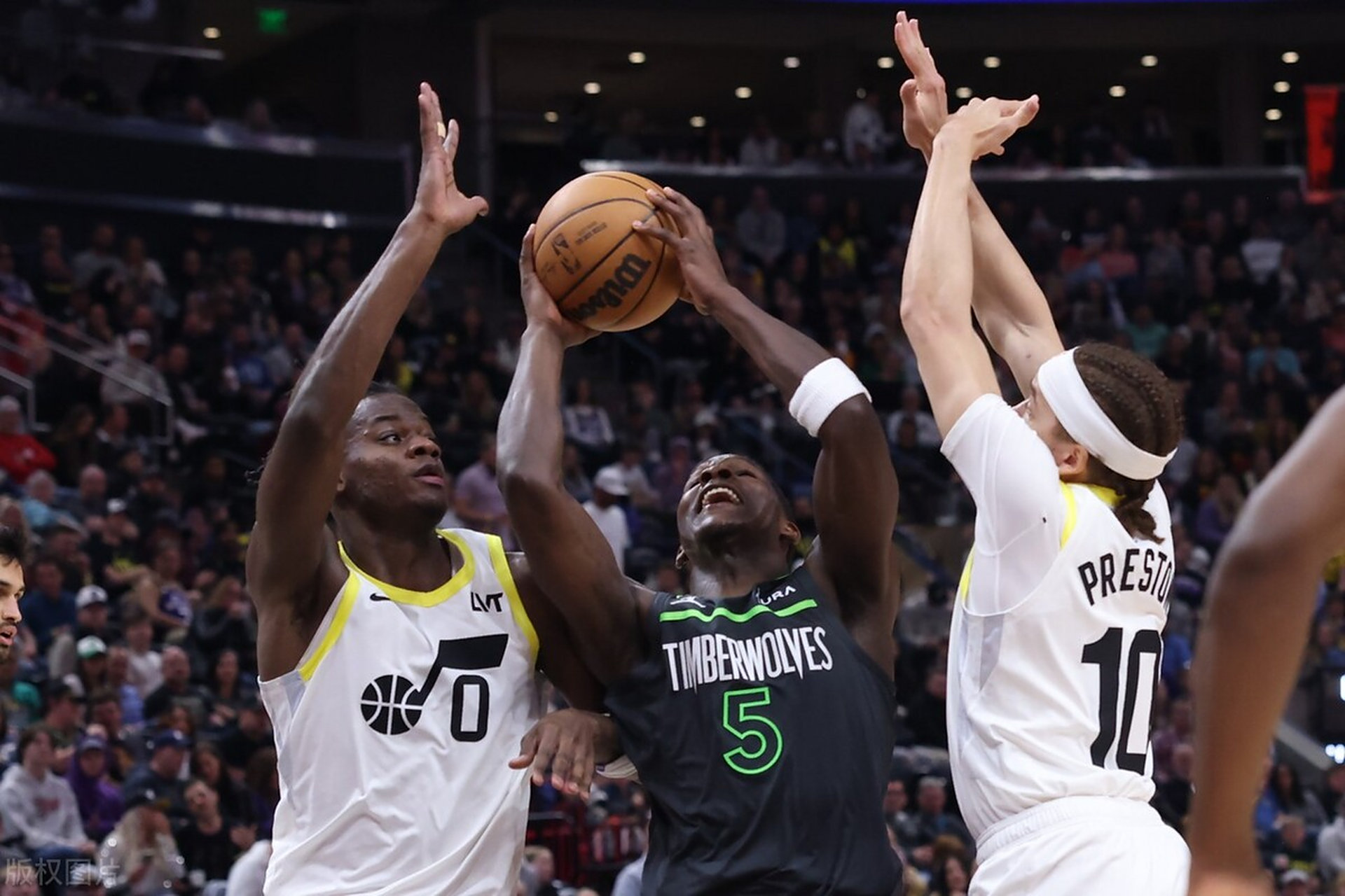 包含开拓者双杀森林狼,取得三连胜的词条 包含开拓者双杀森林狼,取得三连胜的词条