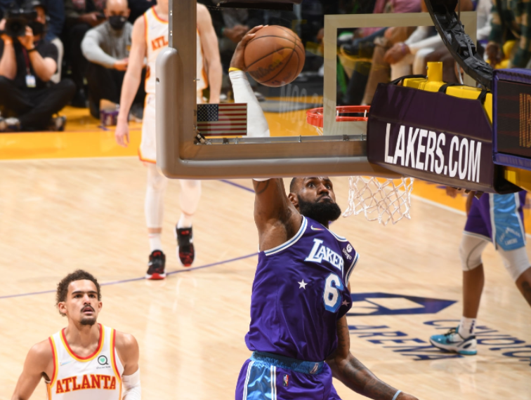 战术调整效果显著，球队士气高涨锋芒毕露的简单介绍