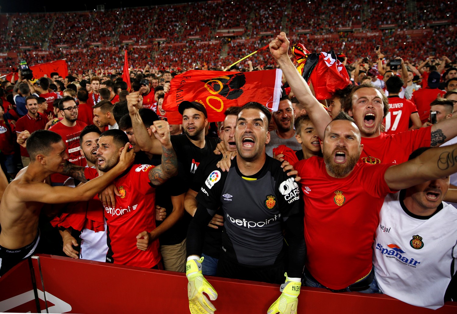 包含马略卡遭遇惨败，降级危机再次来袭！的词条